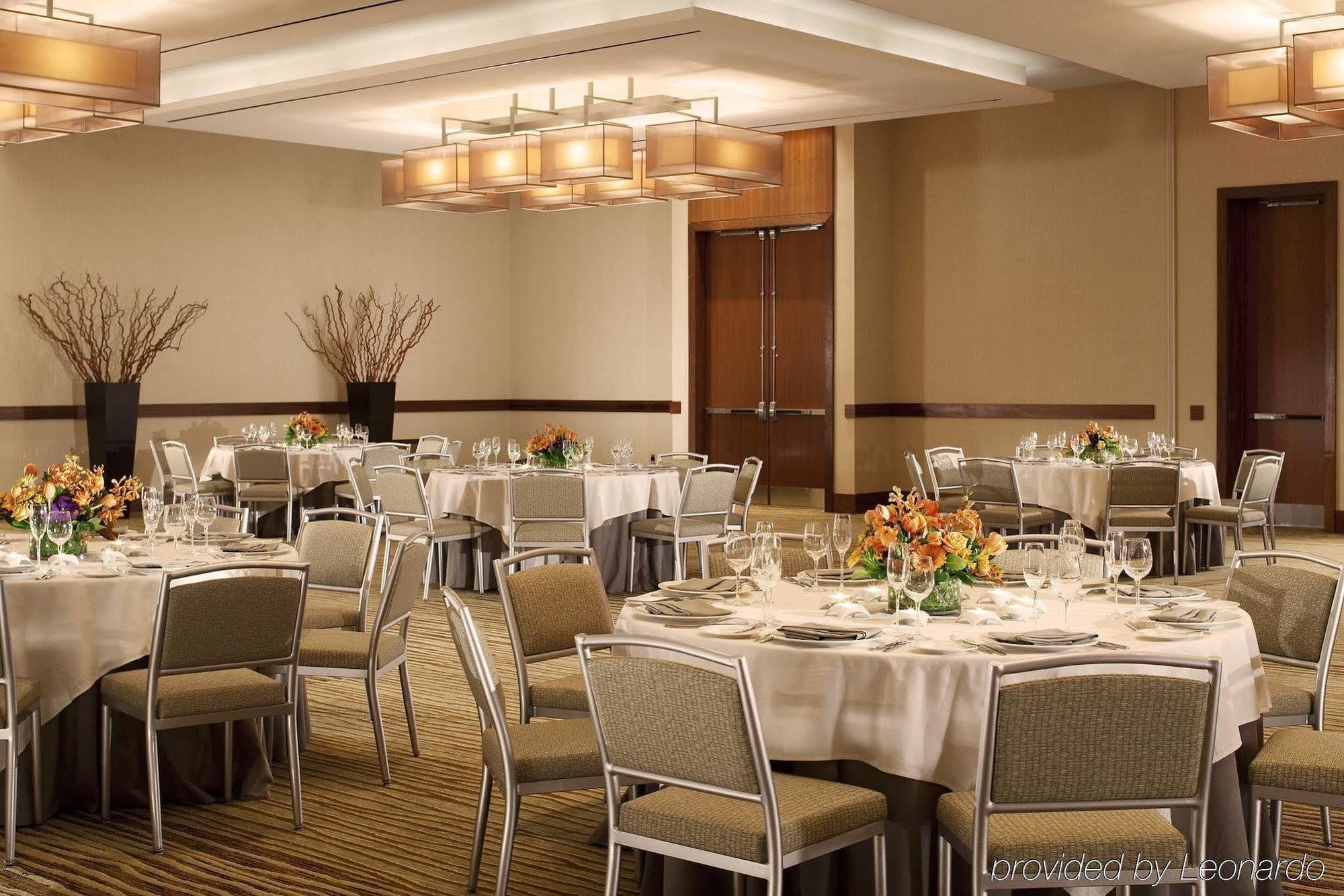 The Westin Washington Dulles Airport Hotel Herndon Restaurant photo